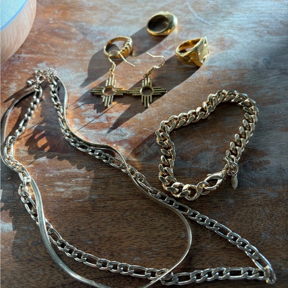 Gold and Silver Jewelry Set - Picture 5 of 6